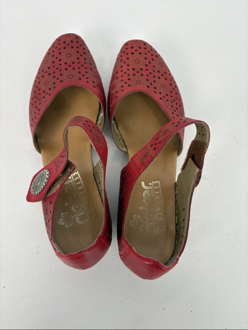 🥐 Ricker Red Perforated Mary Jane low Heels with Decorative Button Strap - Picture 5 of 7